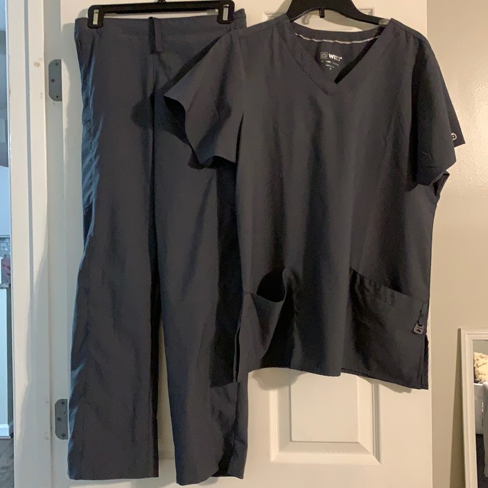 W123 scrub grey set